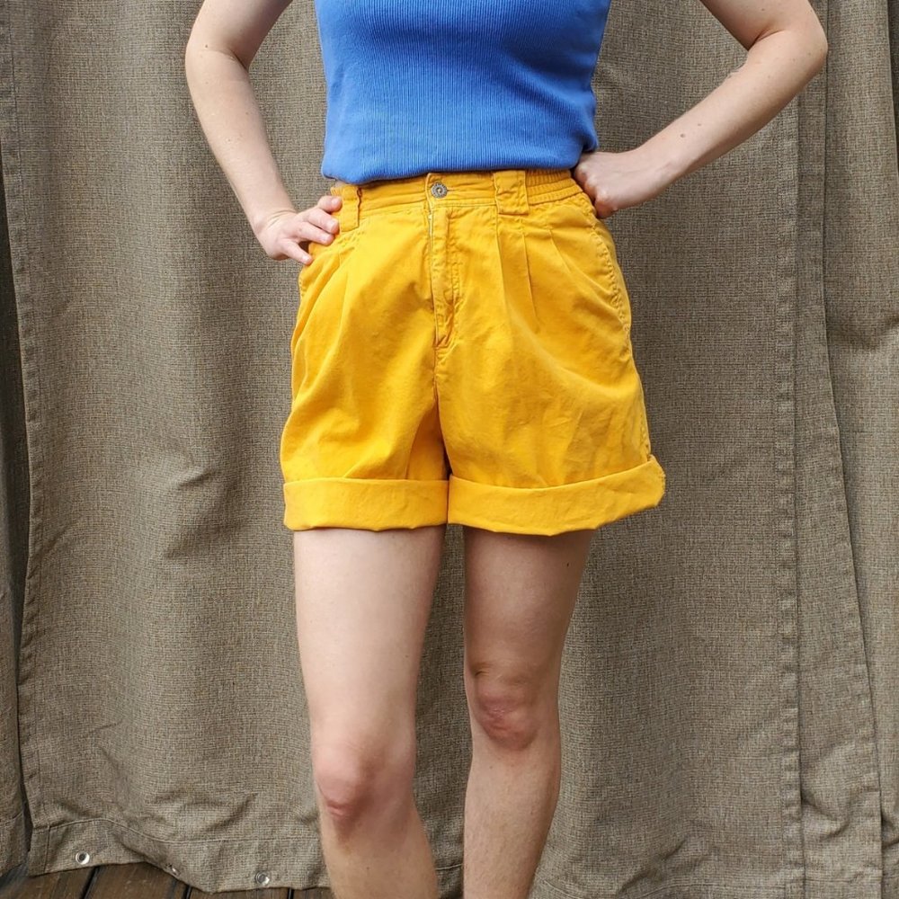 80s vintage high waisted yellow-orange shorts